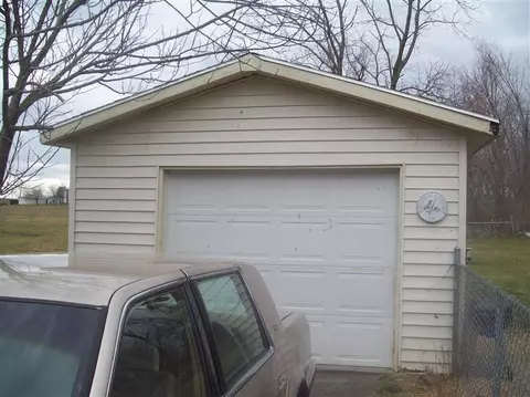 124 S Third St, Burgin, KY 40310 photo 4