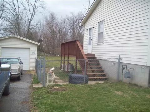 124 S Third St, Burgin, KY 40310 photo 3