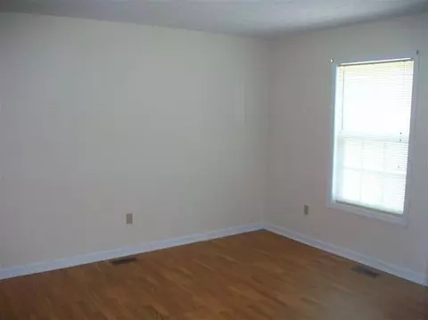 104 Vine St, Stanton, KY 40380 photo 8