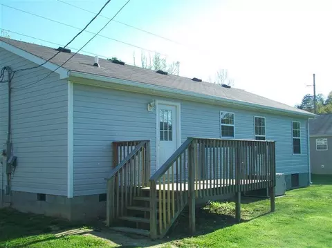 104 Vine St, Stanton, KY 40380 photo 5
