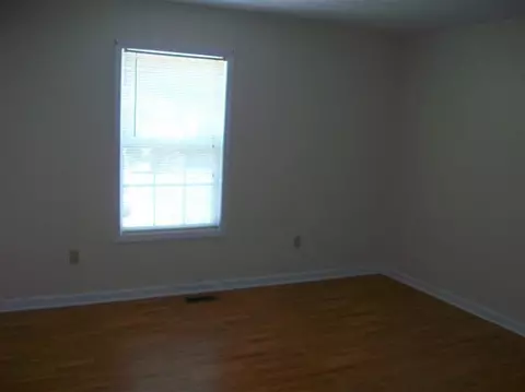 104 Vine St, Stanton, KY 40380 photo 9