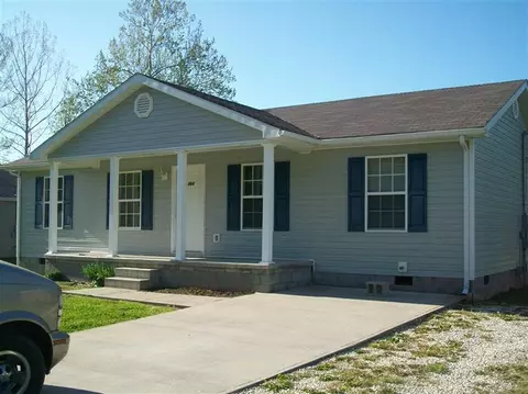 104 Vine St, Stanton, KY 40380 photo 2