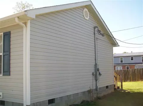 104 Vine St, Stanton, KY 40380 photo 3