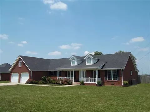 245 Dorton Dr, Lancaster, KY 40444 photo 2
