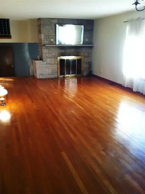 1106 Maple St, Stanton, KY 40380 photo 2