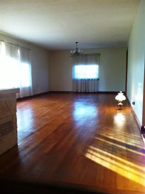 1106 Maple St, Stanton, KY 40380 photo 4