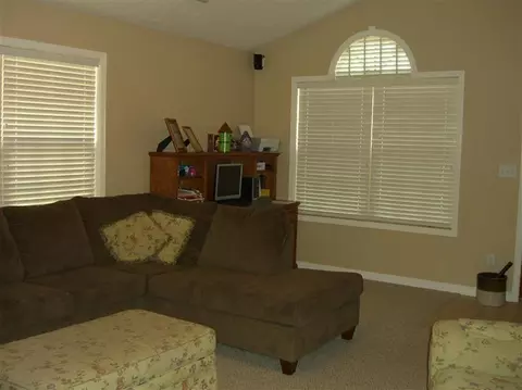 115 Back Stretch Dr, Georgetown, KY 40324 photo 6