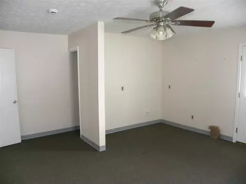 223 E College St, Georgetown, KY 40324 photo 8