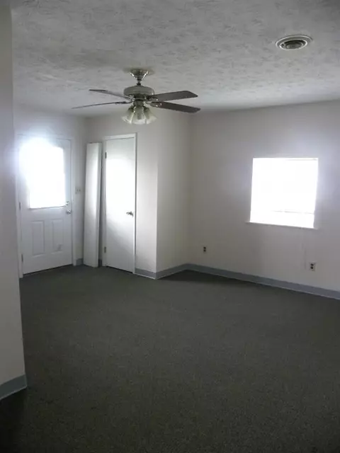 223 E College St, Georgetown, KY 40324 photo 7