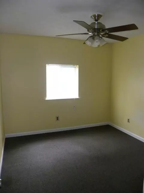 223 E College St, Georgetown, KY 40324 photo 4