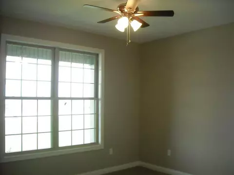 303 Hampton Hall Dr, Berea, KY 40403 photo 6