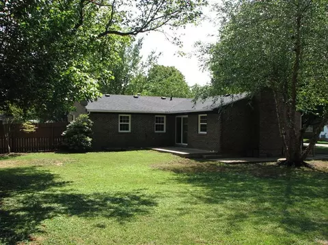 526 Dobbin Dr, Paris, KY 40361 photo 4