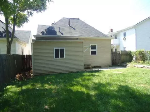 122 E 10th St, Paris, KY 40361 photo 2
