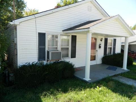 228 Ballard St, Springfield, KY 40069 photo 2
