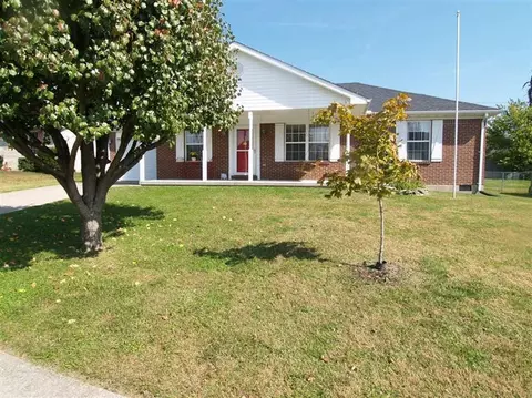 128 Cassius Ct, Berea, KY 40403 photo 3