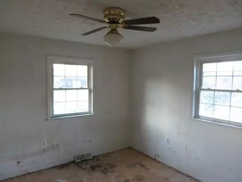 57 Plum St, Stanton, KY 40380 photo 9
