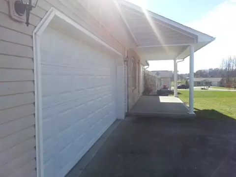 54 Dillon Dr, Lily, KY 40740 photo 4