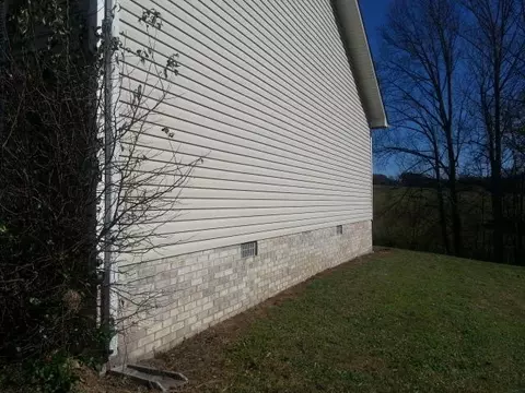 54 Dillon Dr, Lily, KY 40740 photo 2