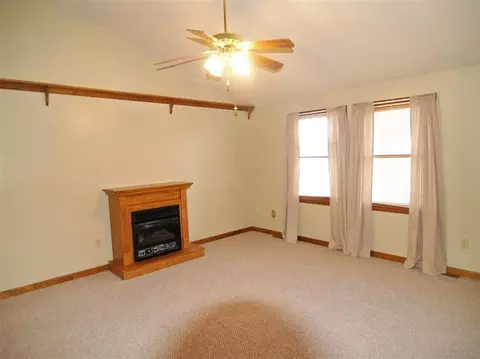 203 Vanhook Ct, Berea, KY 40403 photo 3
