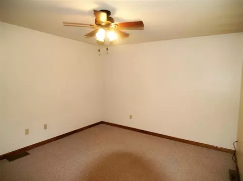203 Vanhook Ct, Berea, KY 40403 photo 21