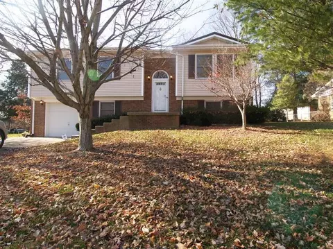 203 Vanhook Ct, Berea, KY 40403 photo 1