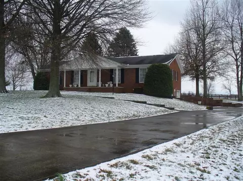 297 Sutton Ln, Lancaster, KY 40444 photo 3