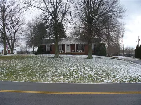 297 Sutton Ln, Lancaster, KY 40444 photo 1