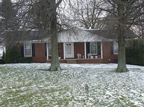 297 Sutton Ln, Lancaster, KY 40444 photo 2