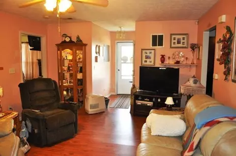38 Spring St, Stanton, KY 40380 photo 12