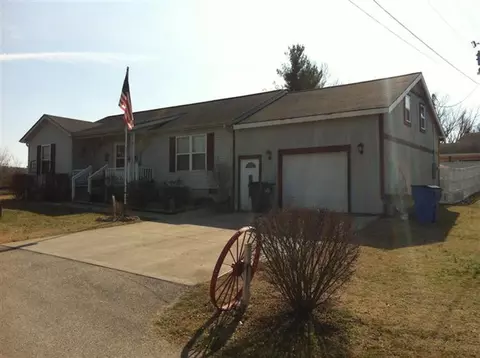 38 Spring St, Stanton, KY 40380 photo 1