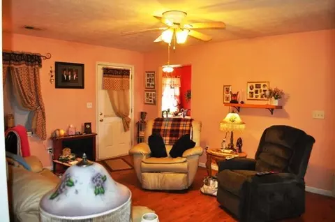 38 Spring St, Stanton, KY 40380 photo 8