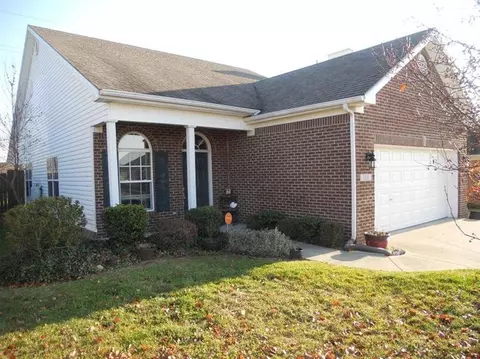 102 Back Stretch Dr, Georgetown, KY 40324 photo 2