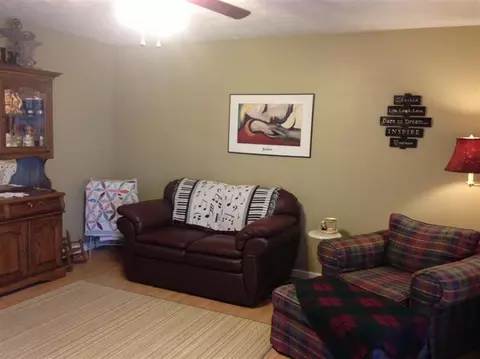 1335 Delaware Dr, Georgetown, KY 40324 photo 2