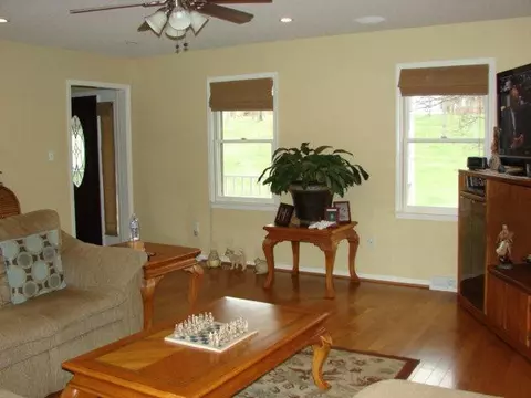 412 Michael Ct, Richmond, KY 40475 photo 4