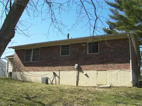 110 Baldwin St, Berea, KY 40403 photo 2