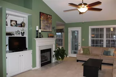 114 Montclair Ct, Georgetown, KY 40324 photo 5