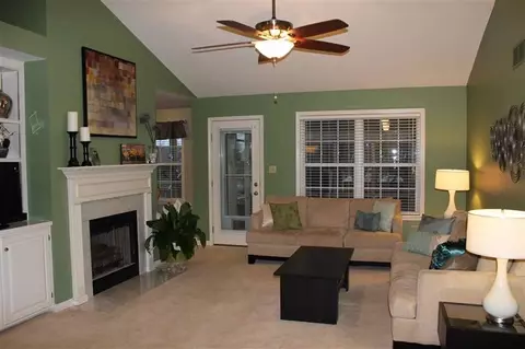 114 Montclair Ct, Georgetown, KY 40324 photo 3