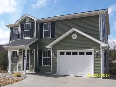 208 Pine Crest Ct, Berea, KY 40403 photo 3