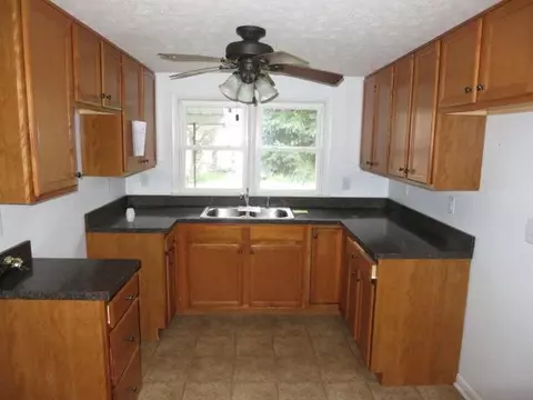 643 Vine St, Paris, KY 40361 photo 5