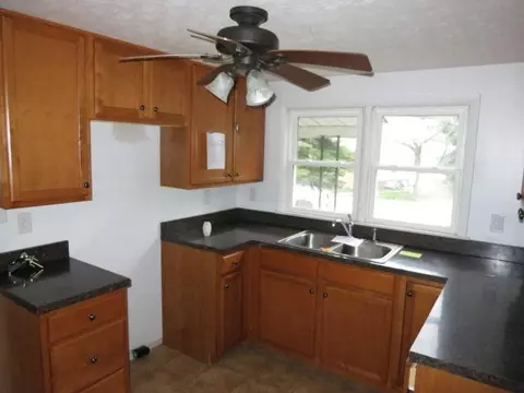 643 Vine St, Paris, KY 40361 photo 4