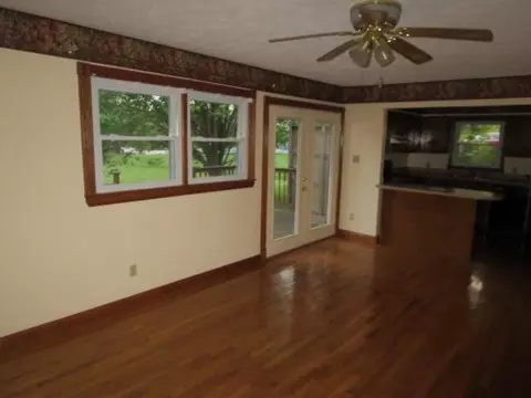 365 Hickory Ln, Berea, KY 40403 photo 3