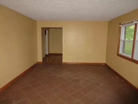 365 Hickory Ln, Berea, KY 40403 photo 2