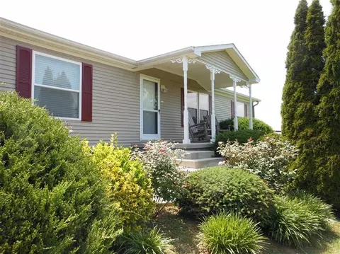 2927 Rogers Rd, Lancaster, KY 40444 photo 1