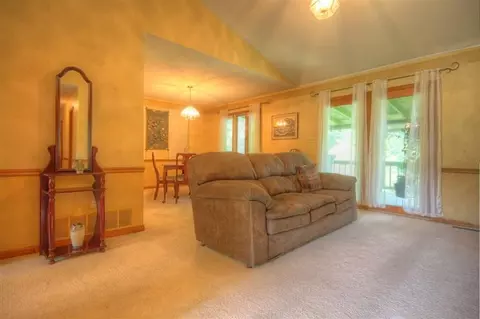 138 Redbud Dr, Berea, KY 40403 photo 4
