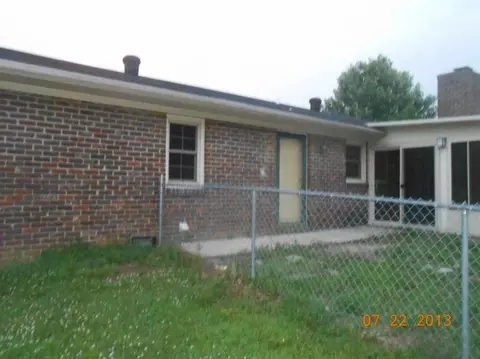331 Farmbrook Cir, Frankfort, KY 40601 photo 4