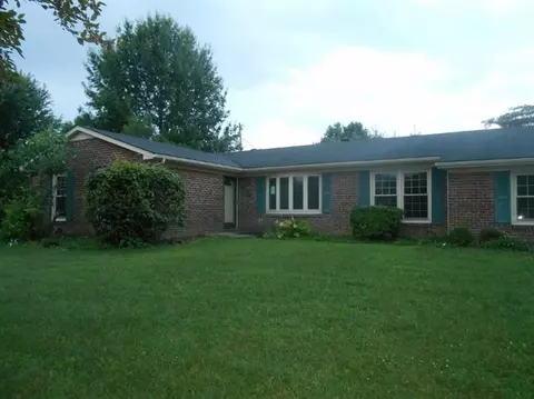331 Farmbrook Cir, Frankfort, KY 40601 photo 2