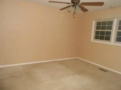 331 Farmbrook Cir, Frankfort, KY 40601 photo 17