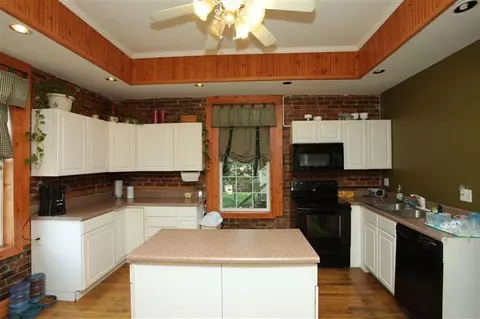 409 Chestnut St, Georgetown, KY 40324 photo 3
