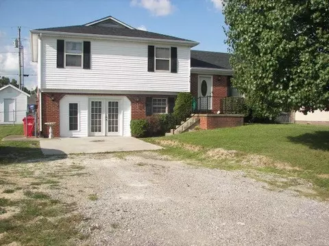 418 Plumtree Dr, Berea, KY 40403 photo 1