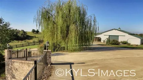 2014 Johnson Rd, Springfield, KY 40069 photo 2
